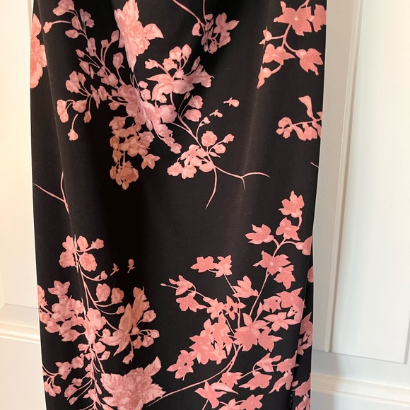 Windsor floral midi dress - Picture 2 of 3